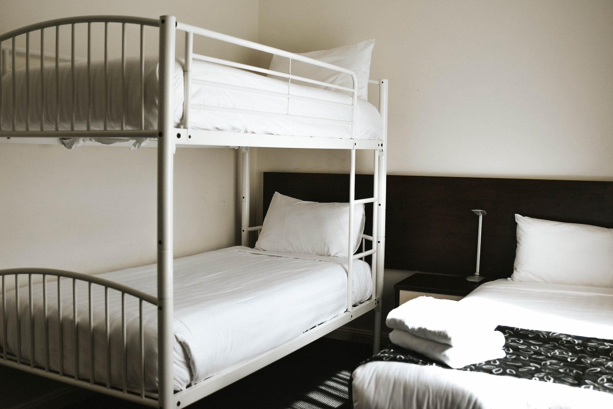 The Charles Hotel Wagga Wagga Buitenkant foto