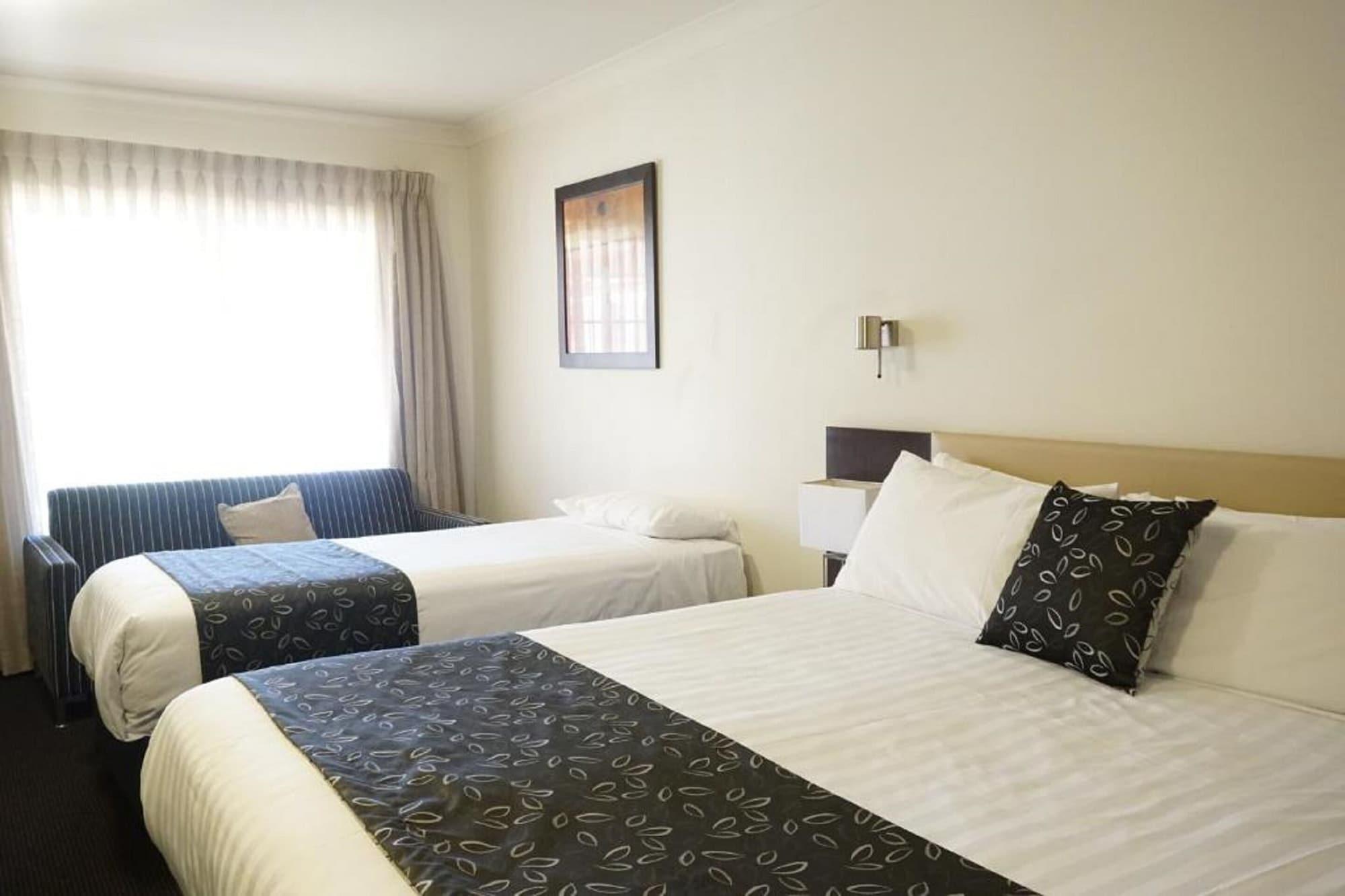 The Charles Hotel Wagga Wagga Buitenkant foto