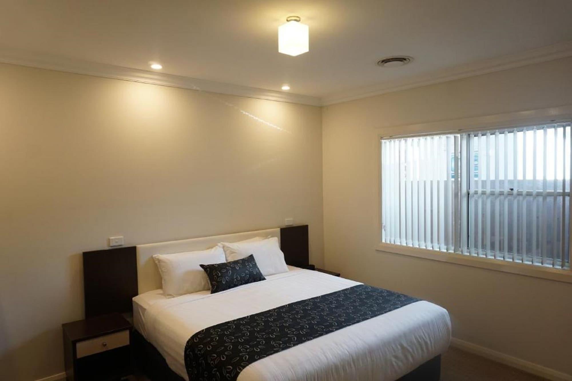 The Charles Hotel Wagga Wagga Buitenkant foto