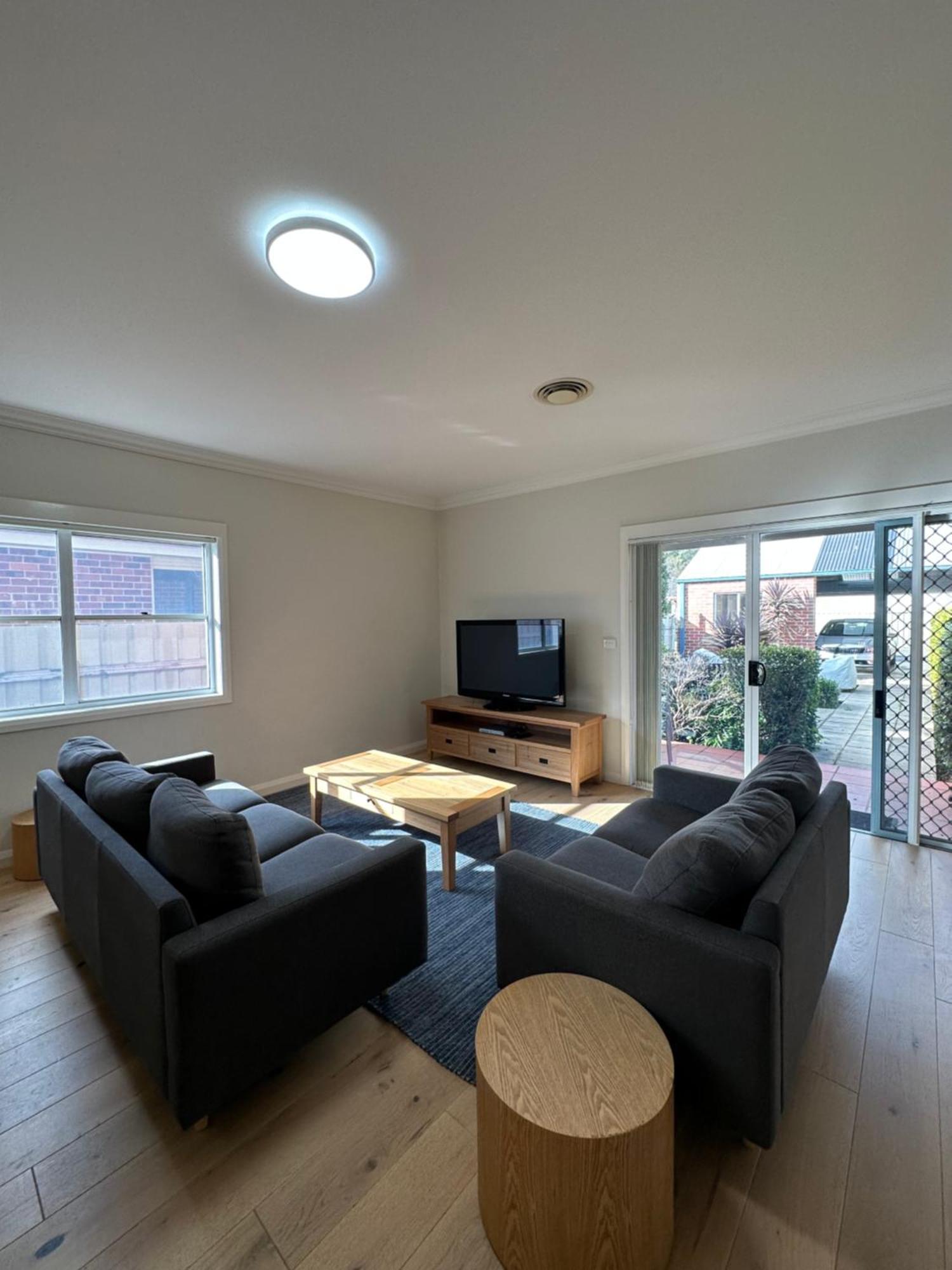 The Charles Hotel Wagga Wagga Buitenkant foto