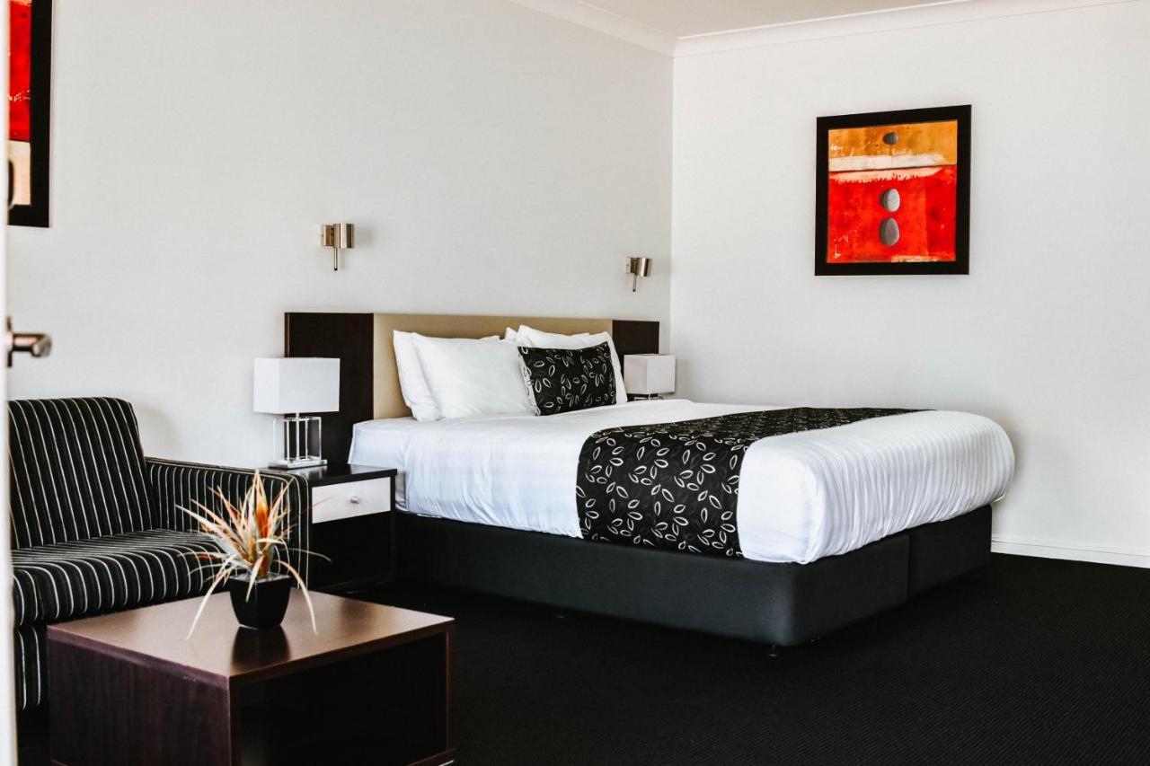 The Charles Hotel Wagga Wagga Buitenkant foto